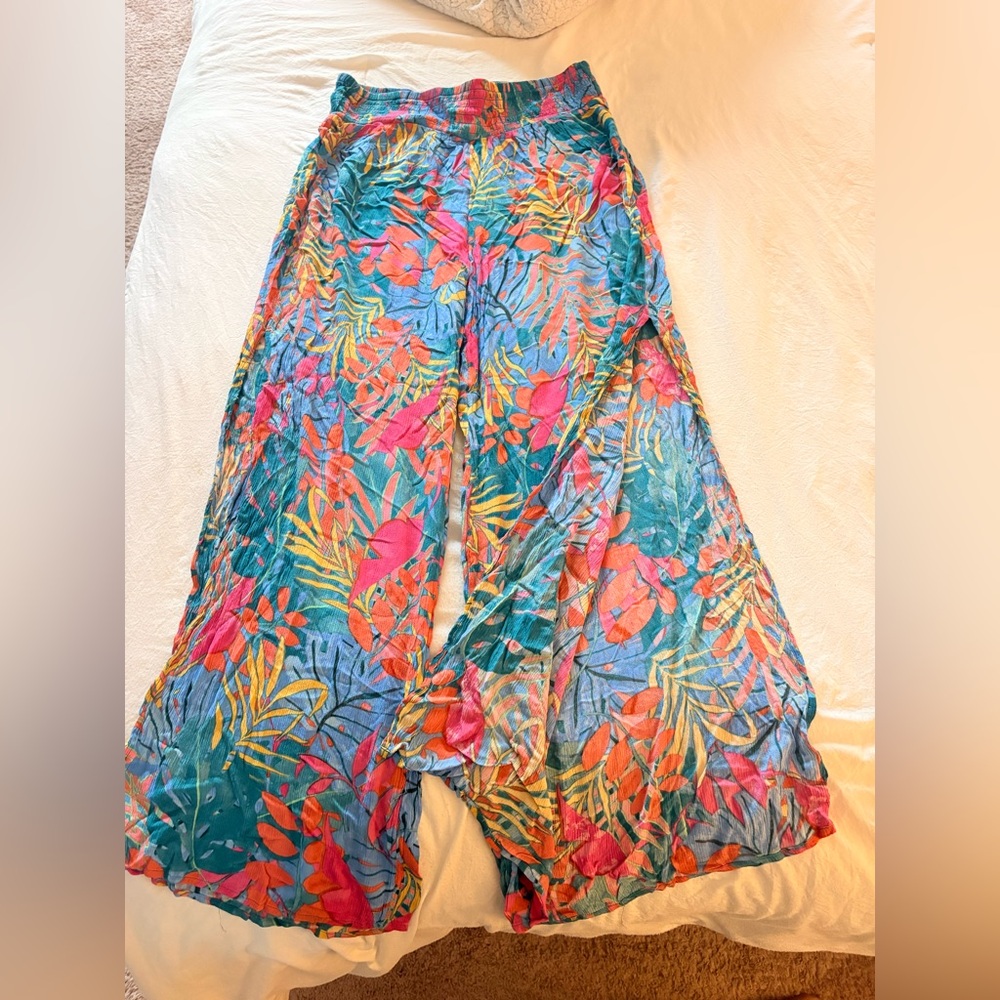 Kona Sol size M casual tropical slit leg flowy pants